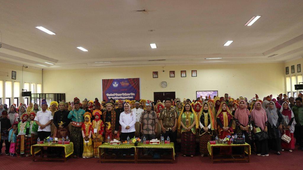 Festival Tunas Bahasa Ibu sebagai Langkah untuk Memotivasi Penutur Muda Bahasa Samawa dan Mbojo