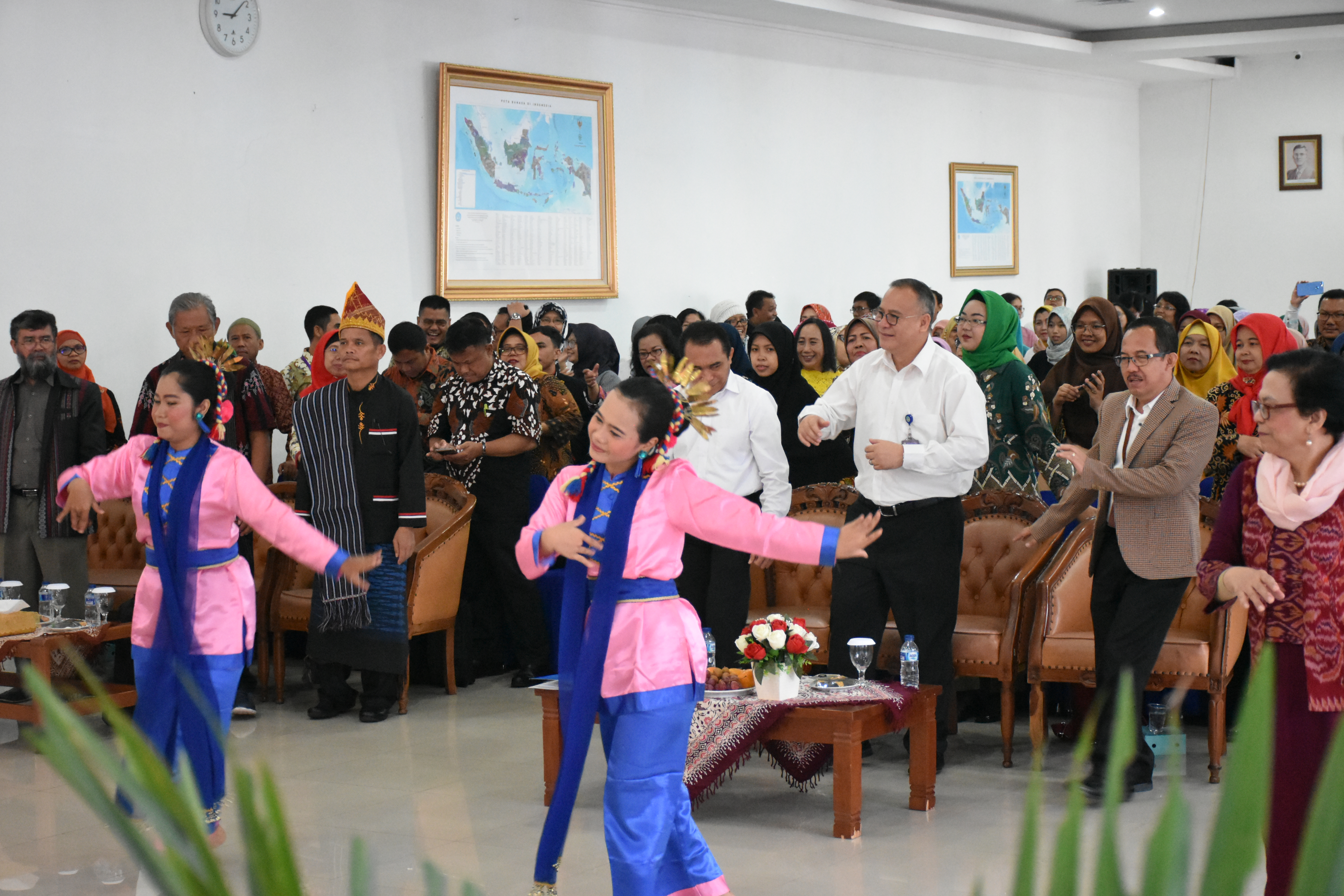 Jaga Bahasa Daerah dari Kepunahan