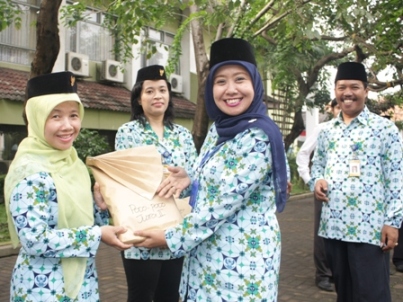 Upacara Peringatan HUT Ke-65 Kemerdekaan Republik Indonesia