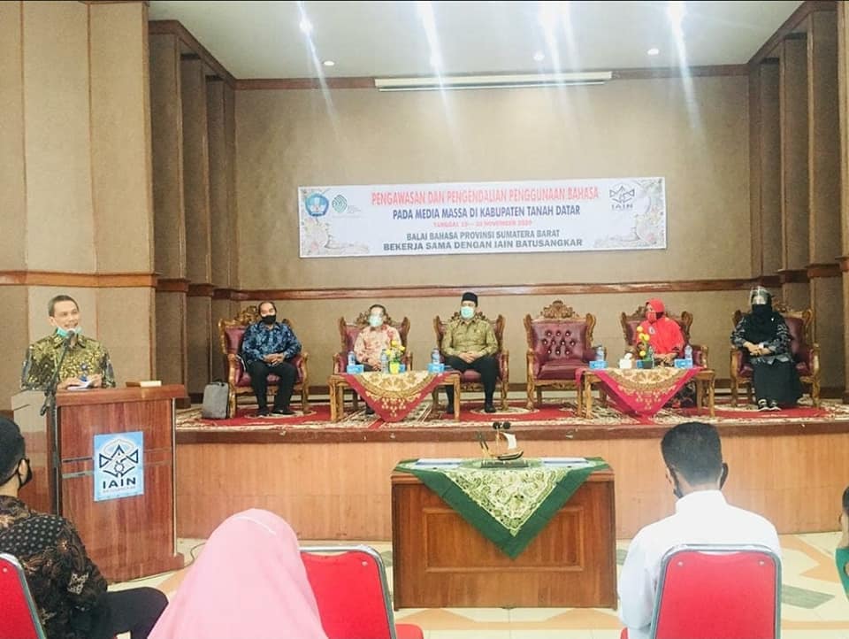 Pengawasan dan Pengendalian Bahasa Media Massa di Lima Daerah