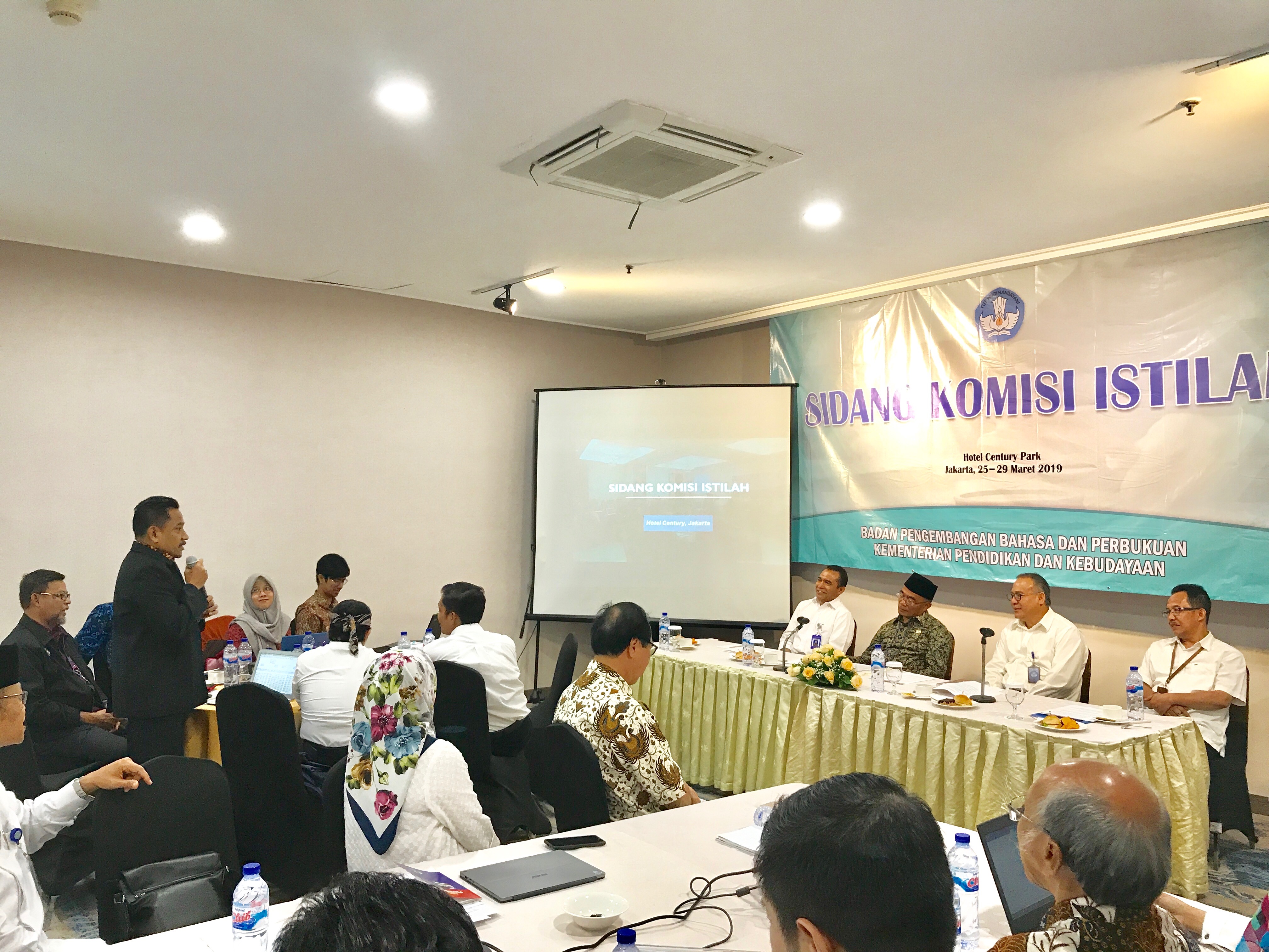 Penyelenggaraan Sidang Komisi Istilah