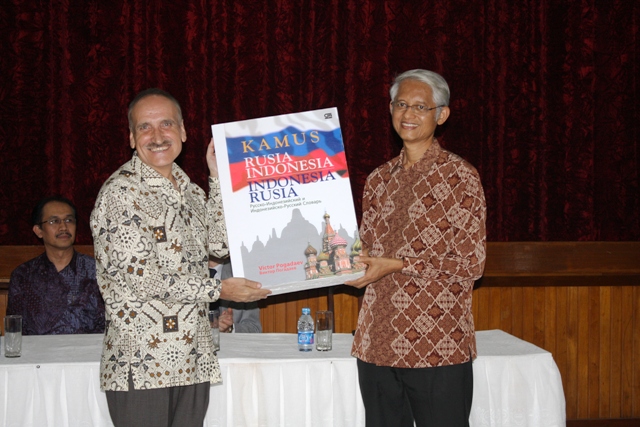 Peluncuran Kamus Rusia-Indonesia