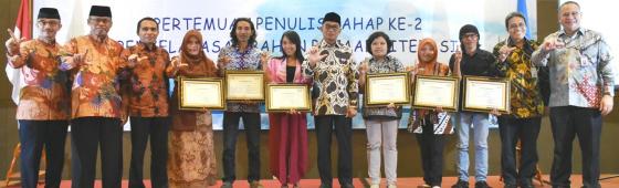 Penulis Bahan Bacaan, Pencerah Masa Depan