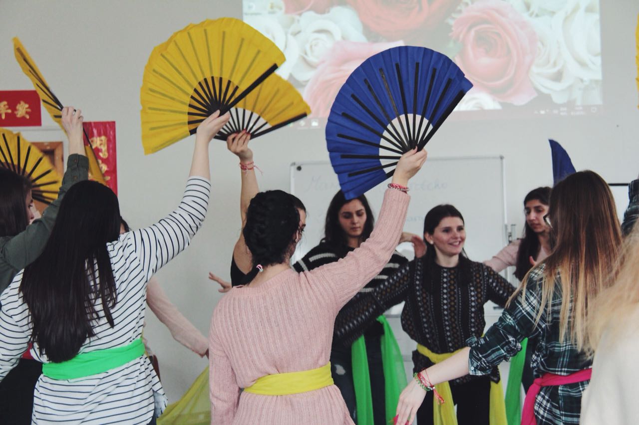 Tari Tradisional Indonesia Diajarkan di Bulgaria