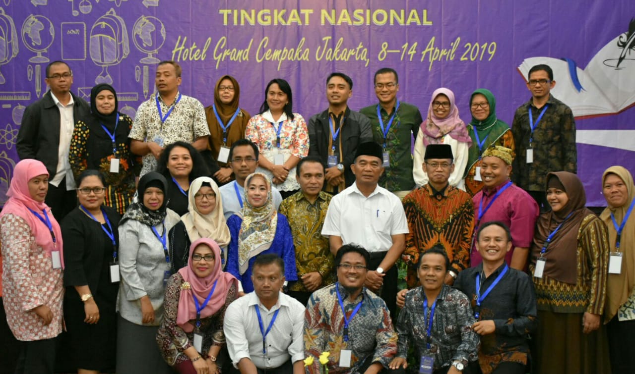 Cerdas Berliterasi sebagai Prasyarat Kecakapan Hidup Abad 21