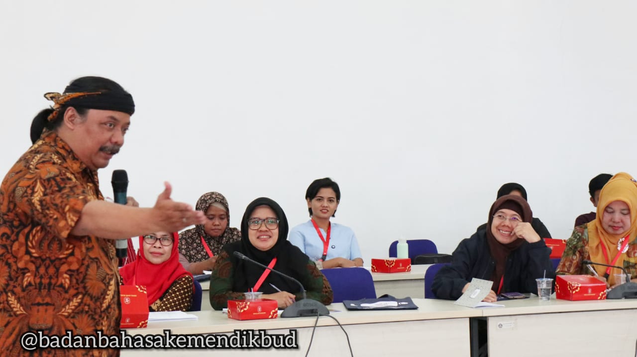 Badan Bahasa Menggelar Bengkel Sastra Bagi Guru