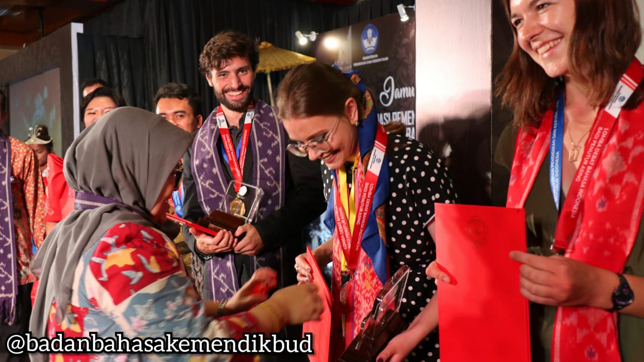 Bahasa Indonesia Satukan Cinta Berbagai Negara