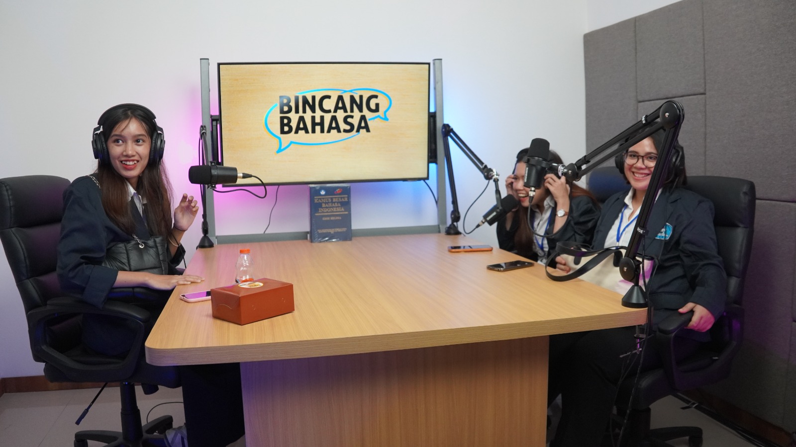 Kunjungan Duta Bahasa Unindra untuk Perkuat Kemampuan Bahasa dan Literasi Digital