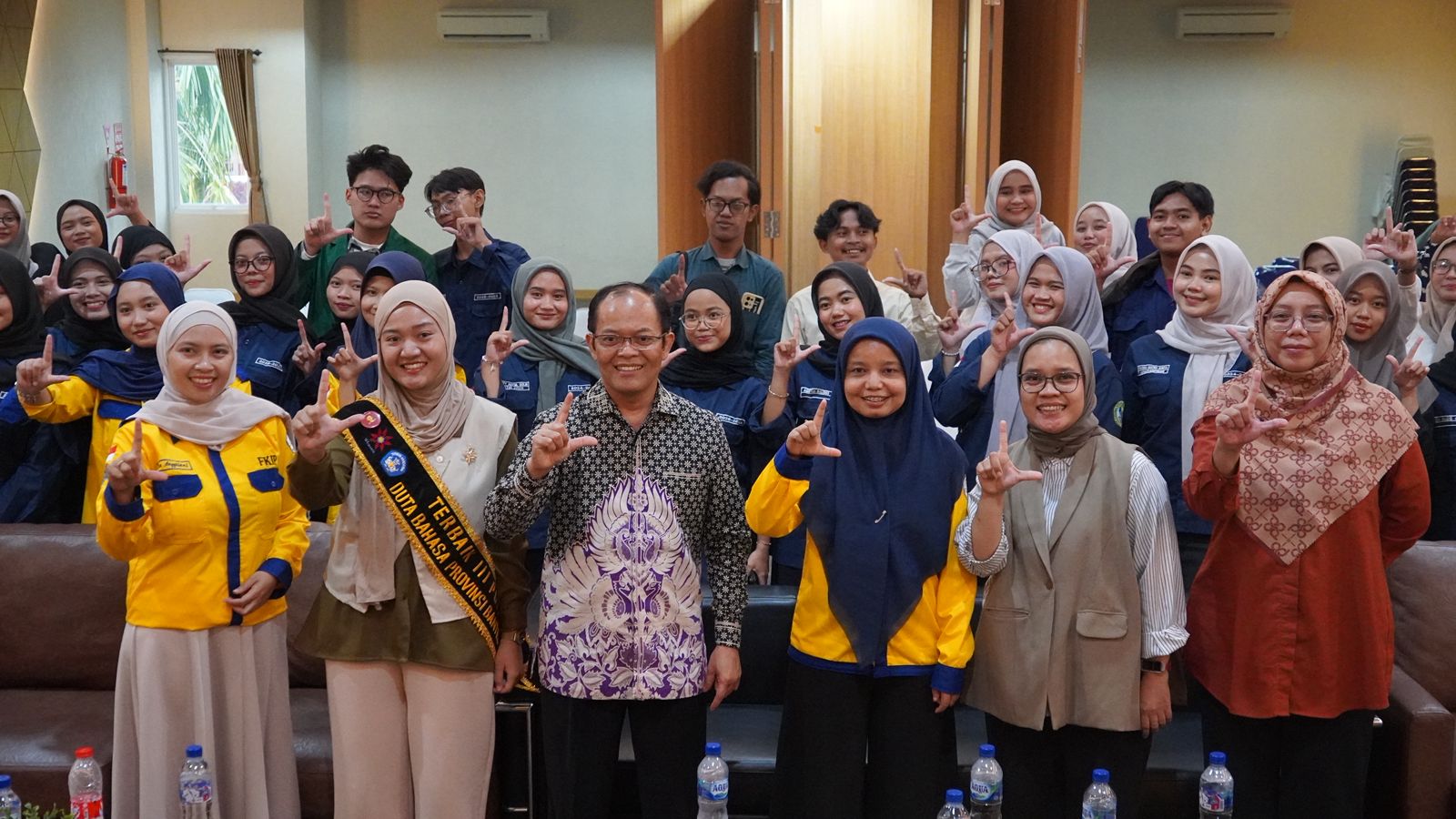 Peran Bahasa dalam Meningkatkan Karakter Berbahasa Generasi Muda di Era 5.0