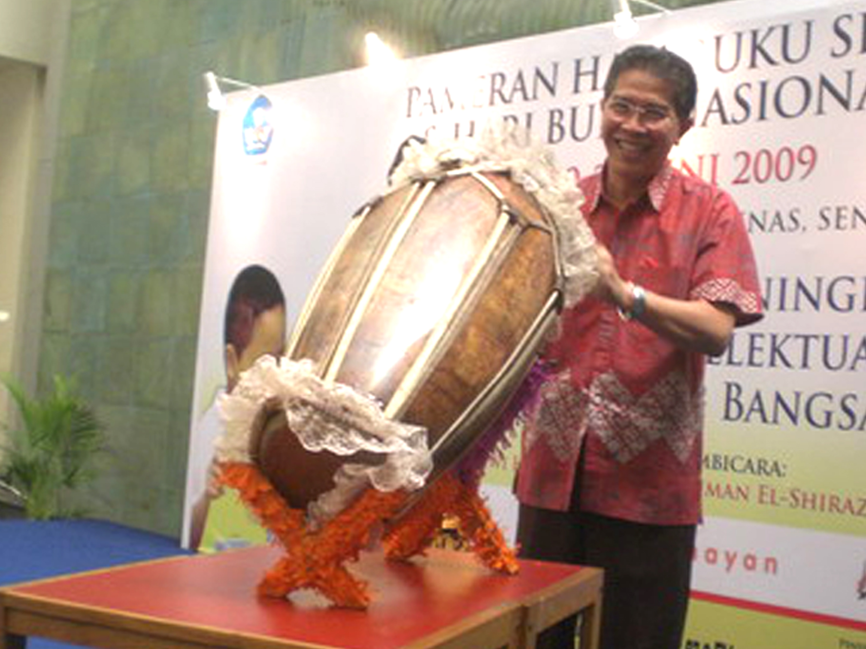 Peringatan Hari Buku Sedunia Dan Hari Buku Nasional 2009