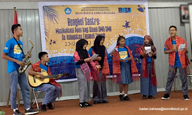 Penguatan Karakter Melalui Bengkel Sastra Musikalisasi Puisi