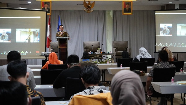 Badan Bahasa Menyelenggarakan Sosialisasi Pengutamaan Bahasa Negara di Ruang Publik