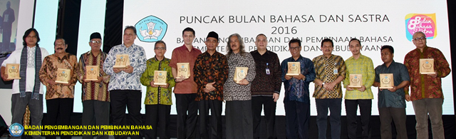 Puncak Bulan Bahasa dan Sastra 2016: Martabatkan Bahasa dan Sastra, Rayakan Kebinekaan
