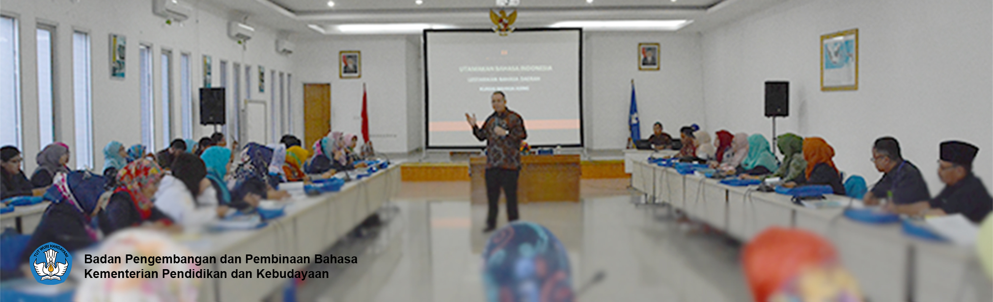 Badan Bahasa Ajak Guru SMP Awasi Bahasa Papan Reklame