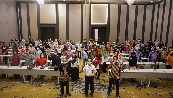 Guru dan Siswa Siap Berkarya dalam Kegiatan Panggung dan Bengkel Sastra