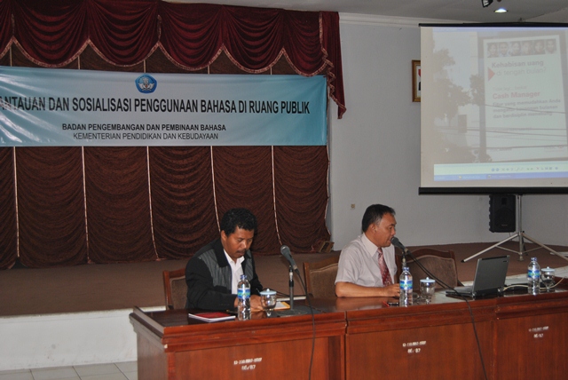 Sosialisasi Penggunaan Bahasa di Ruang Publik